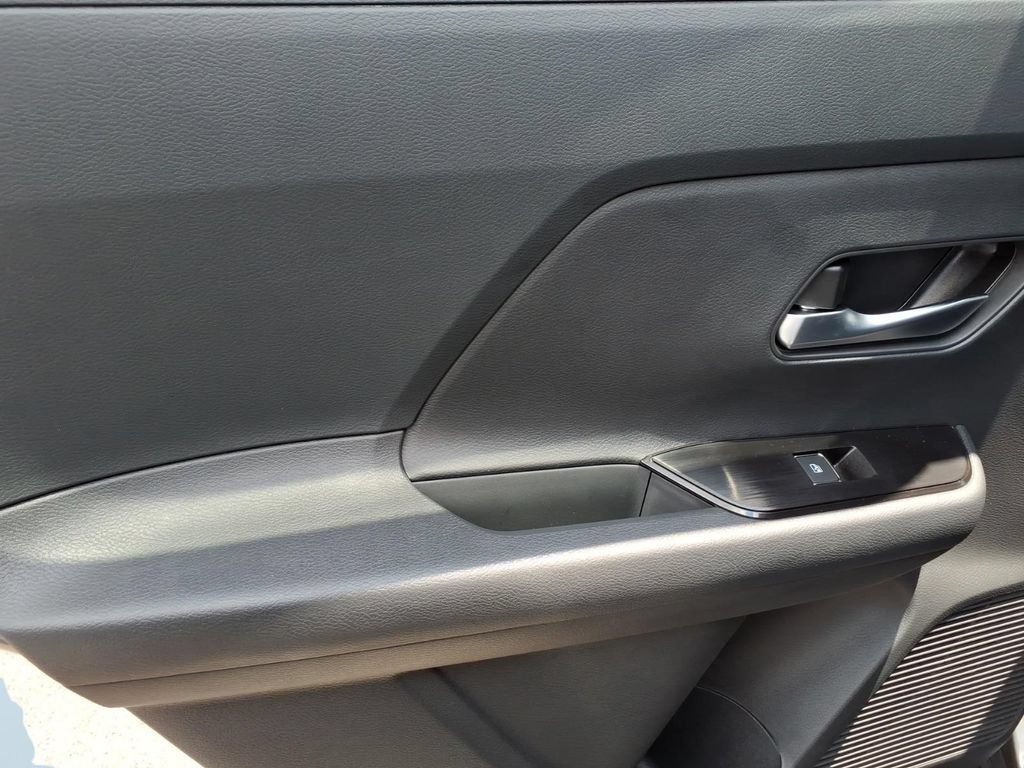 New 2026 Nissan Kicks SR FWD image 9