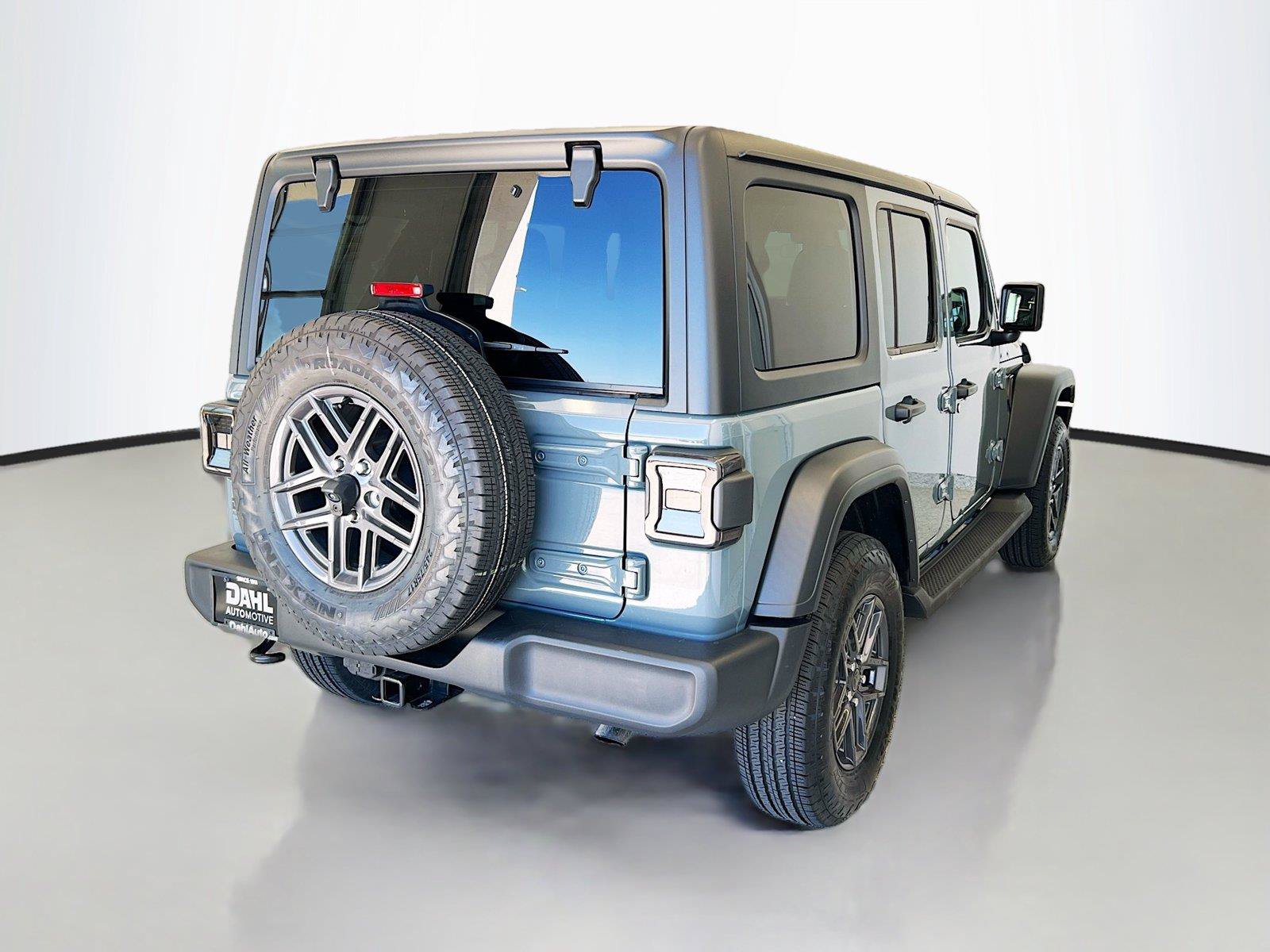Used 2024 Jeep Wrangler Unlimited Sport AWD/4WD image 13
