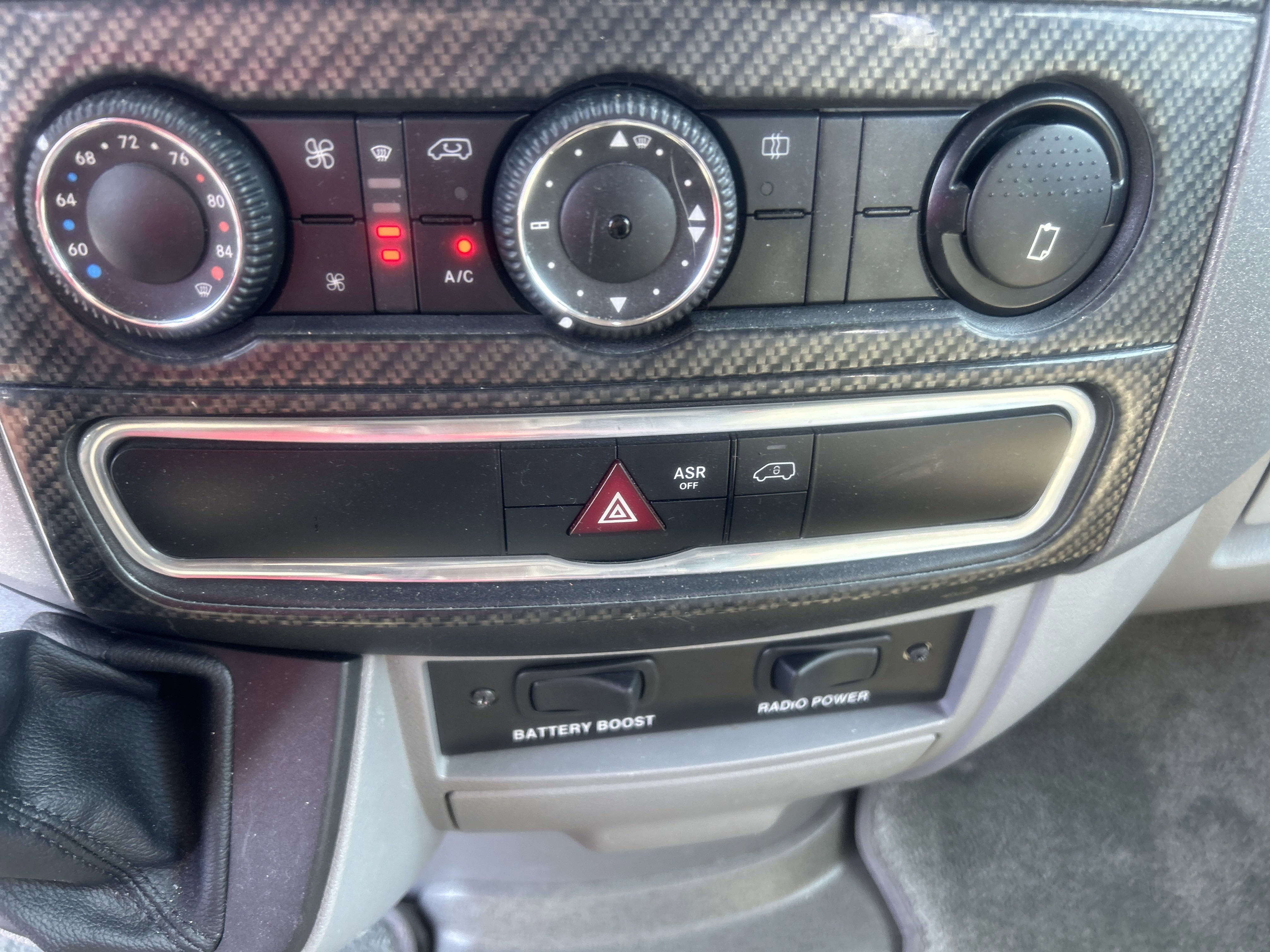 Used 2015 Mercedes-Benz Sprinter 3500 image 27