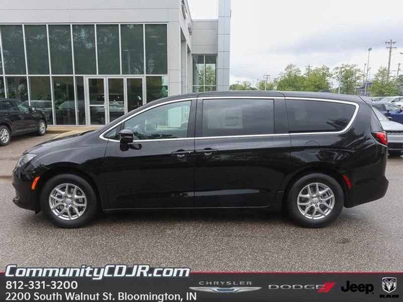 New 2025 Chrysler Voyager LX FWD image 3