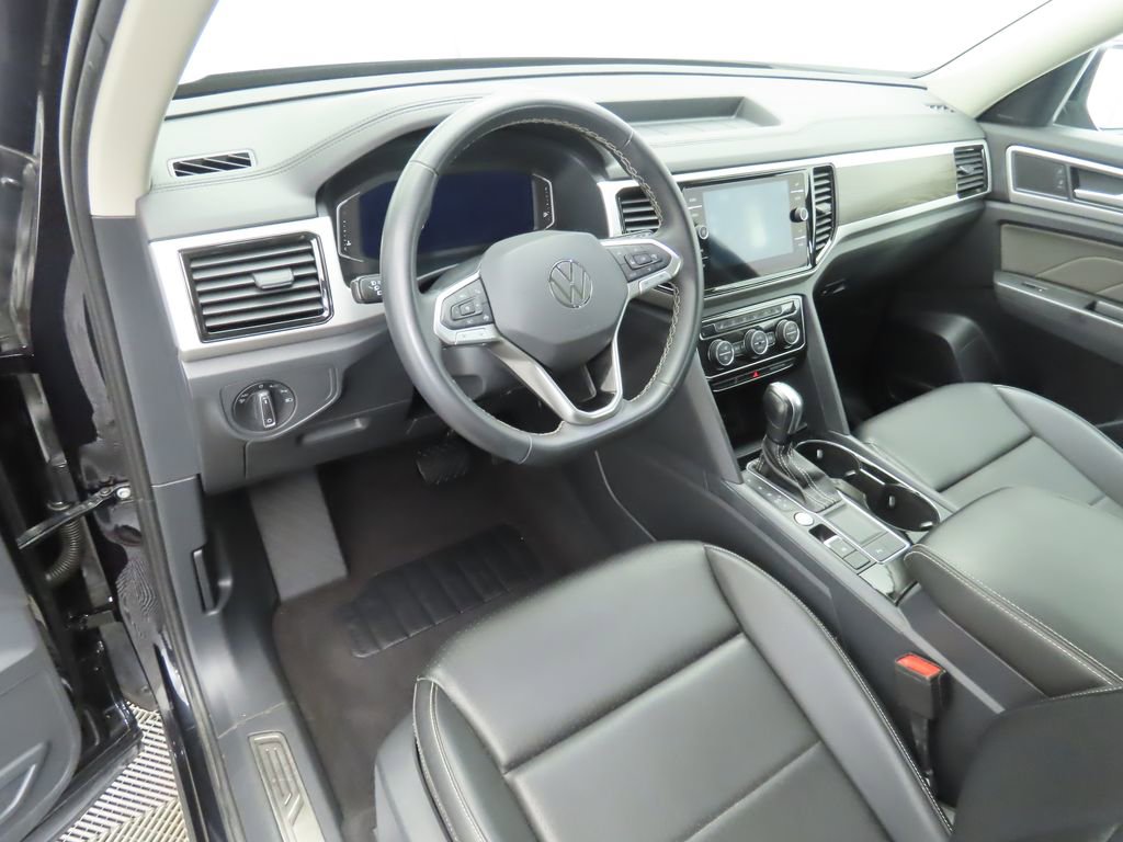 Certified 2023 Volkswagen Atlas SE w/ Panoramic Sunroof Package image 9