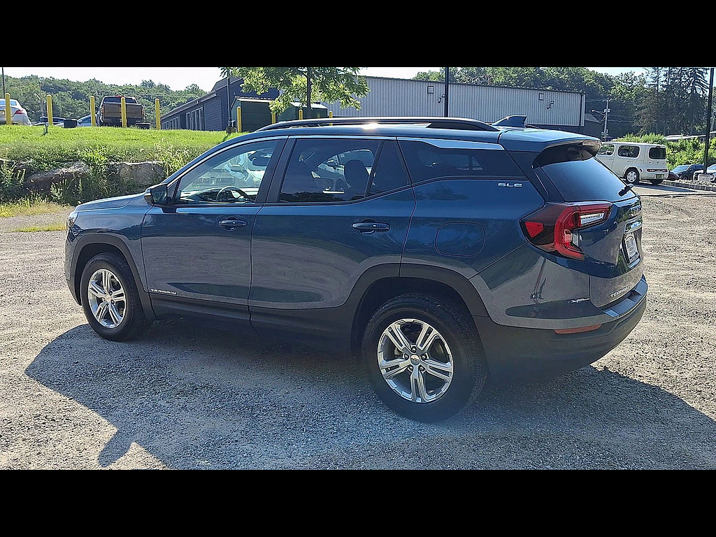 Used 2024 GMC Terrain SLE w/ Driver Convenience Package AWD/4WD image 6