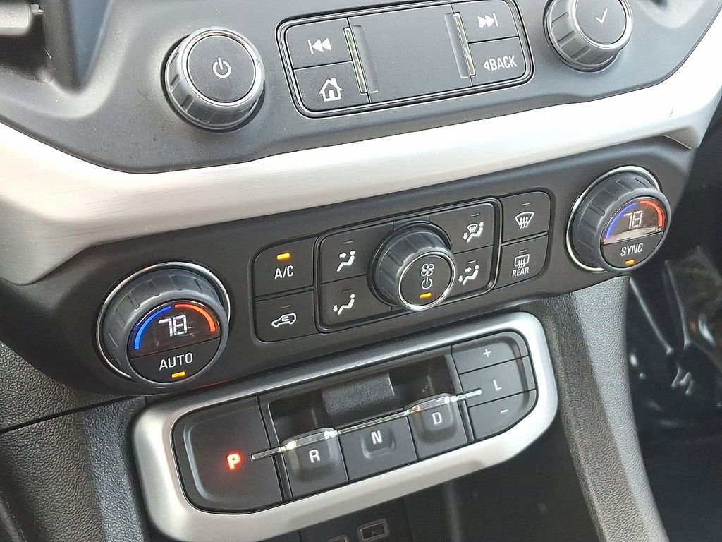 Used 2023 GMC Acadia SLE image 16