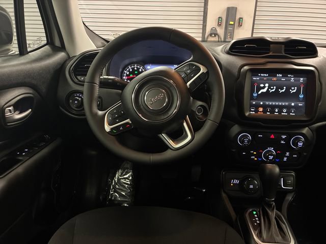 Used 2023 Jeep Renegade Altitude AWD/4WD image 13