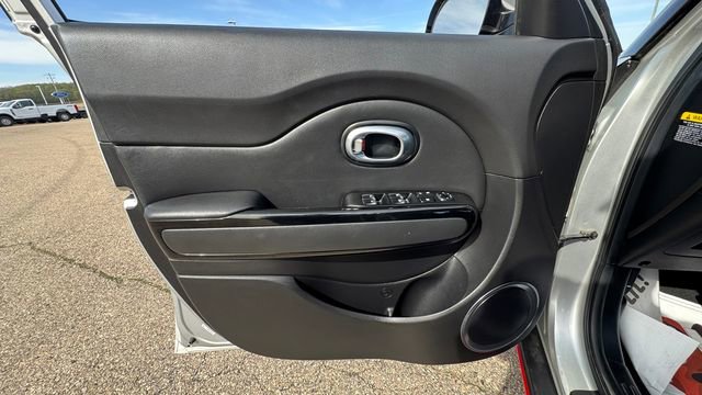 Used 2018 Kia Soul ! FWD image 18