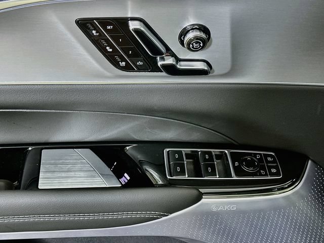 New 2027 Cadillac Lyriq Premium Luxury w/ LPO, Floor Liner Package AWD/4WD image 21