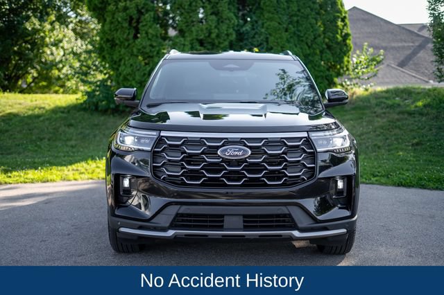 Used 2026 Ford Explorer Platinum AWD/4WD image 2