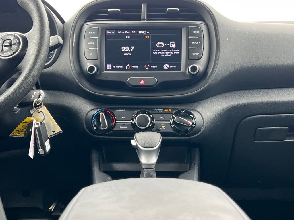 Used 2022 Kia Soul LX image 24