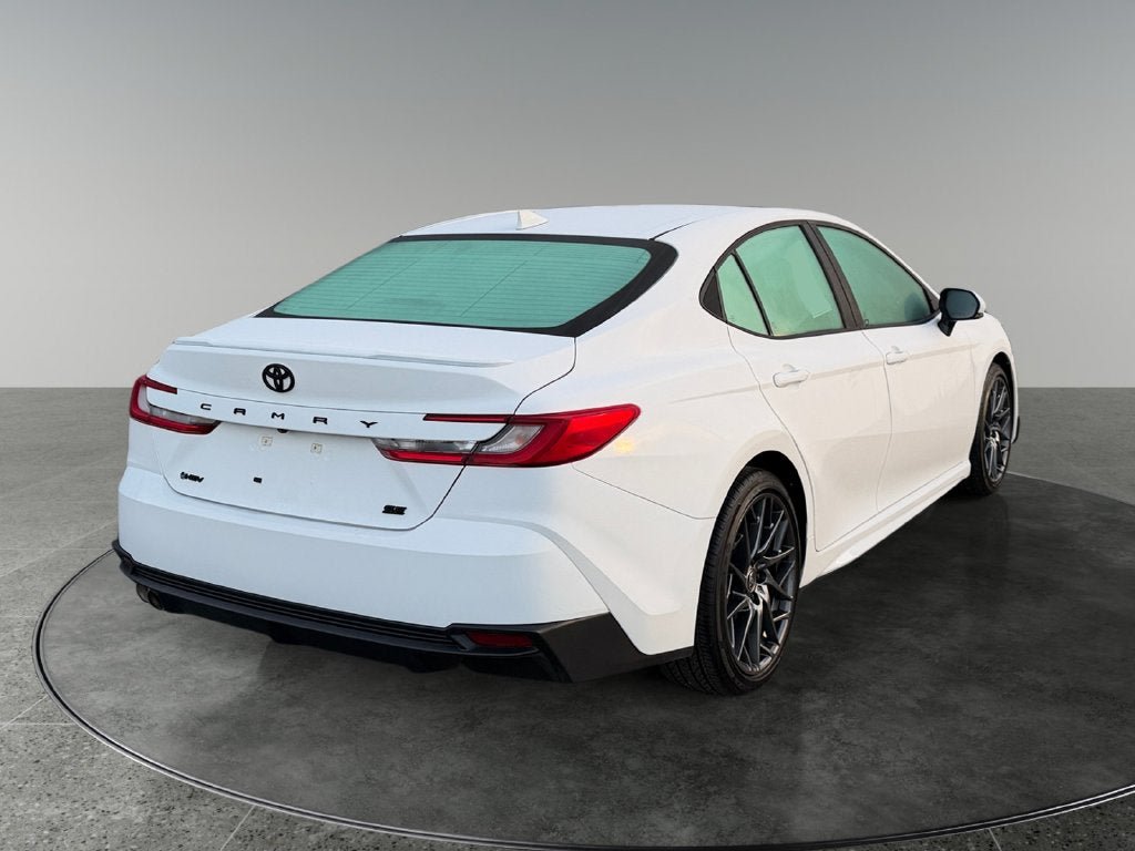 Used 2026 Toyota Camry SE FWD image 9