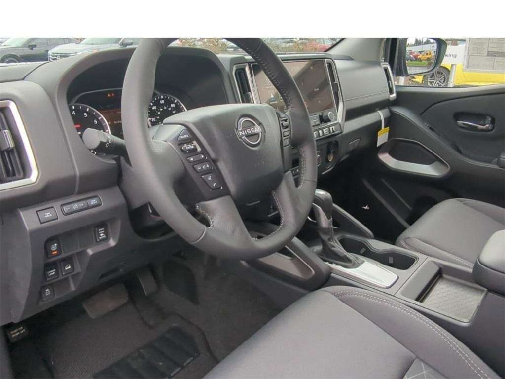 New 2025 Nissan Frontier SV w/ SV Convenience Package image 16