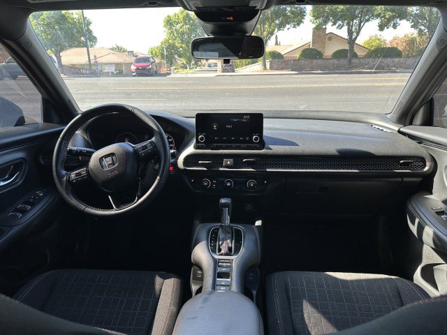 Used 2025 Honda HR-V Sport image 17