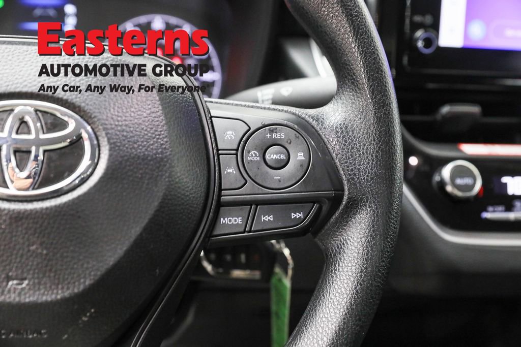 Used 2025 Toyota Corolla LE image 16