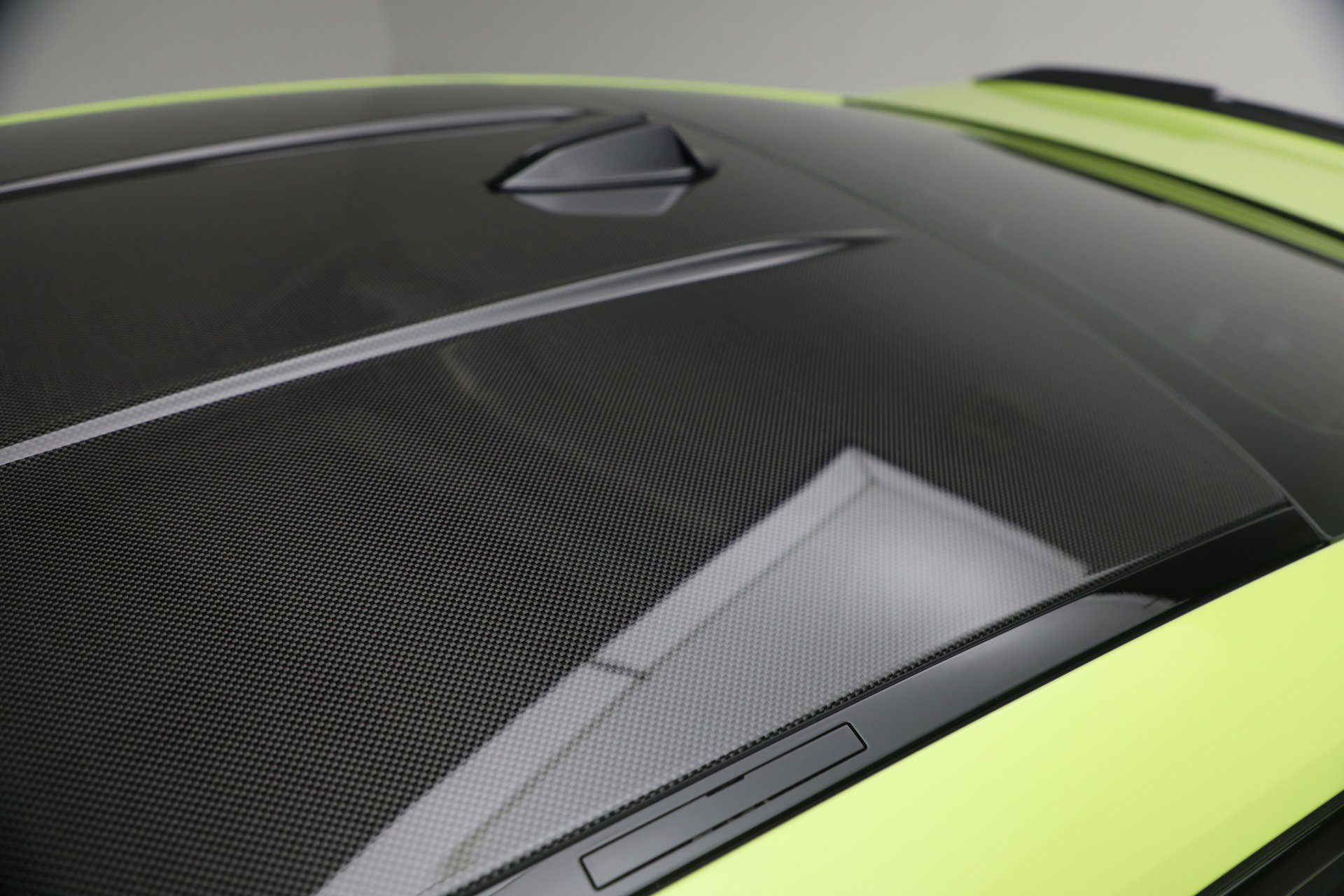 Used 2025 BMW M4 Coupe w/ M Carbon Exterior Package image 28