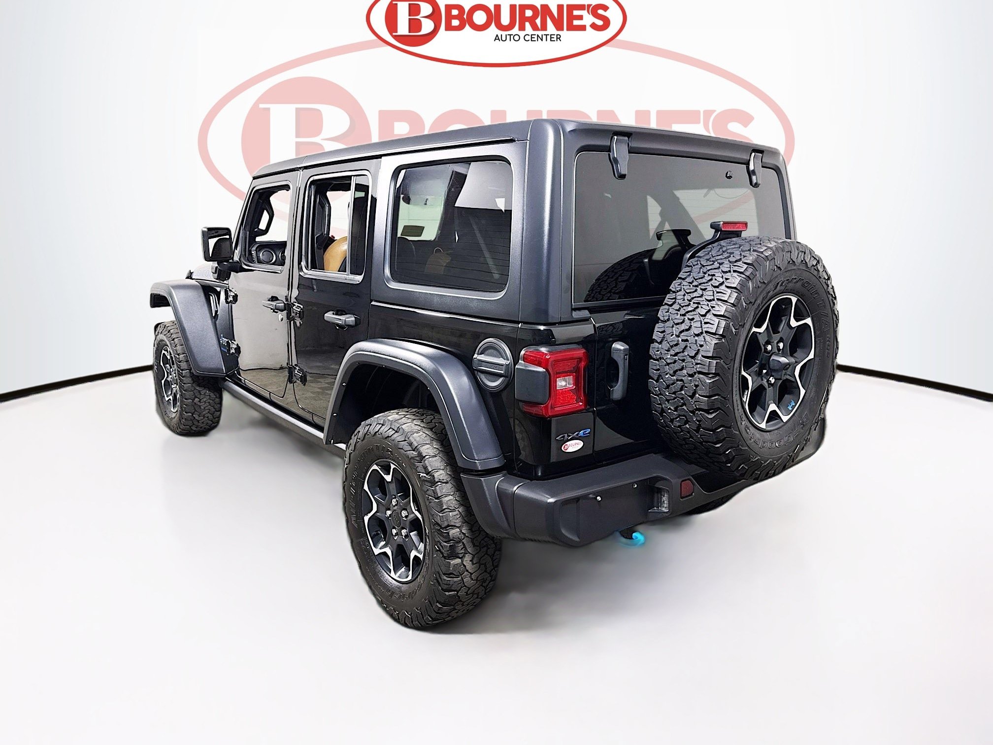 Used 2023 Jeep Wrangler Unlimited Rubicon 4xe w/ Cold Weather Group AWD/4WD image 9