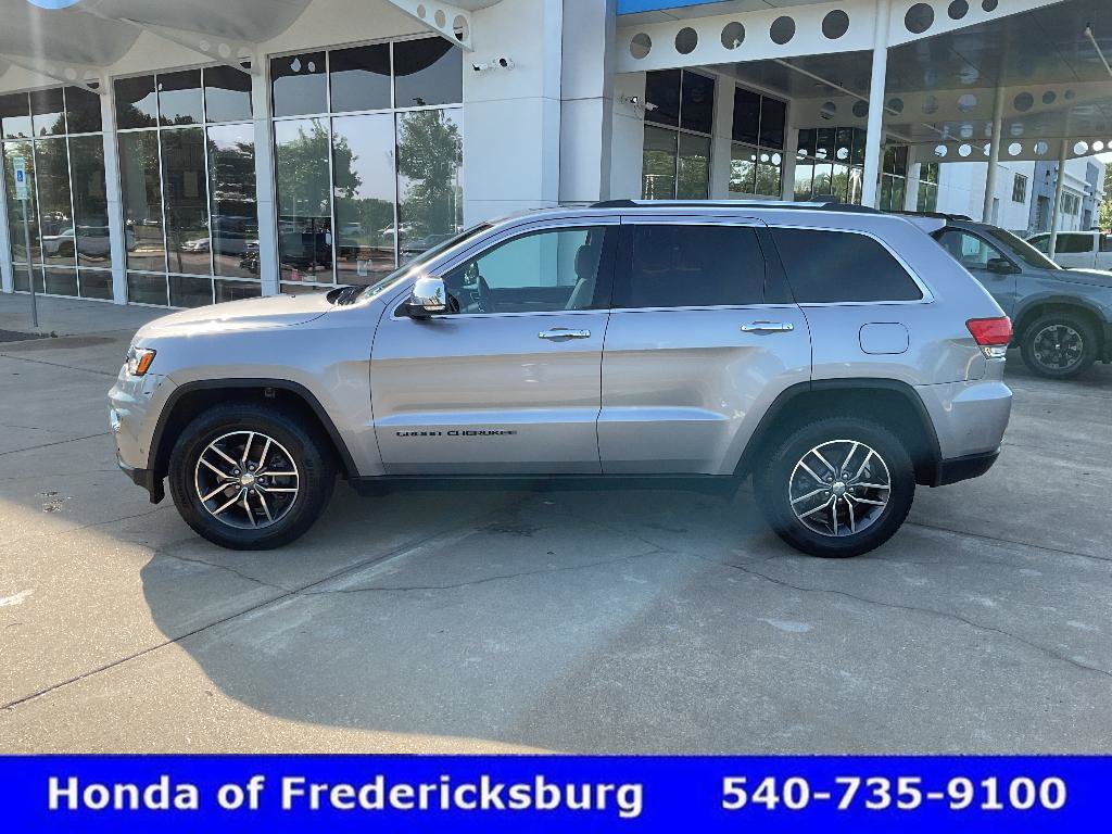 Used 2017 Jeep Grand Cherokee Limited w/ Luxury Group II AWD/4WD image 2