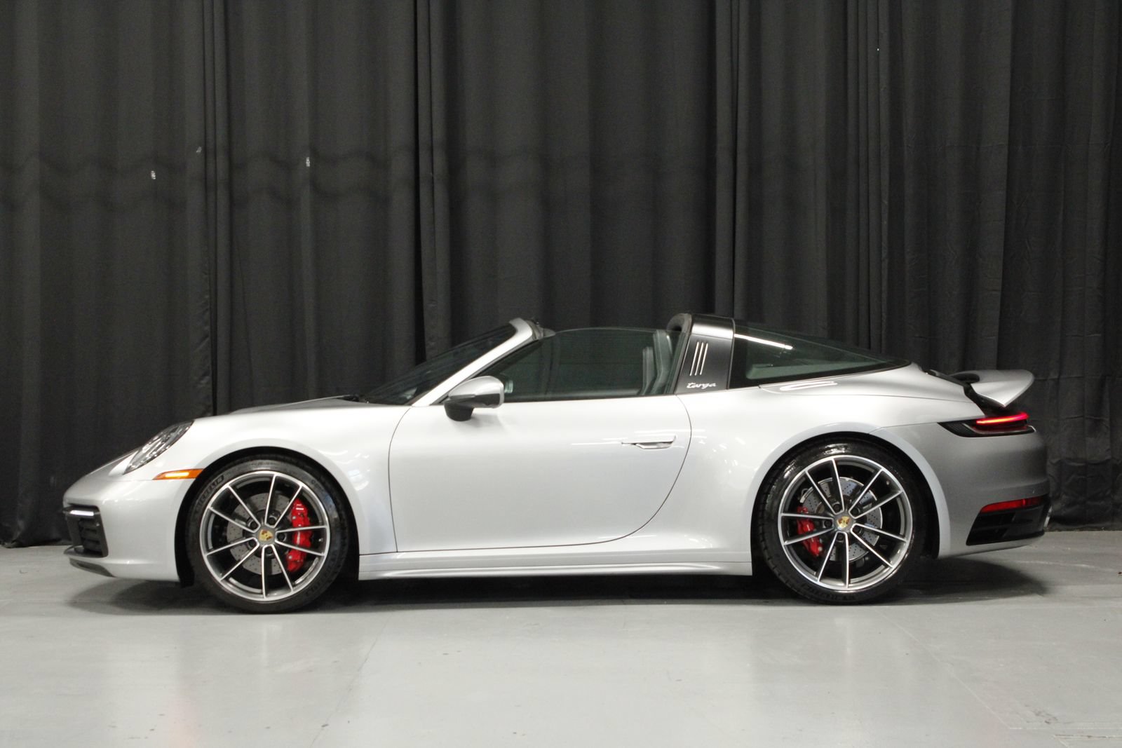 Certified 2022 Porsche 911 Targa 4S w/ Premium Package AWD/4WD image 2