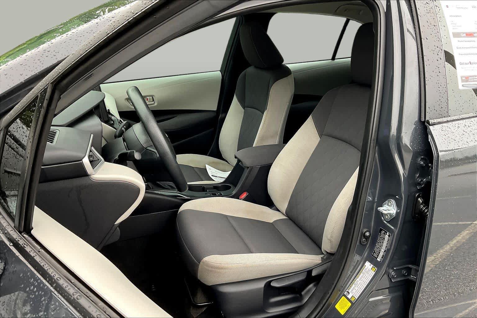Used 2025 Toyota Corolla LE w/ Convenience Package FWD image 8