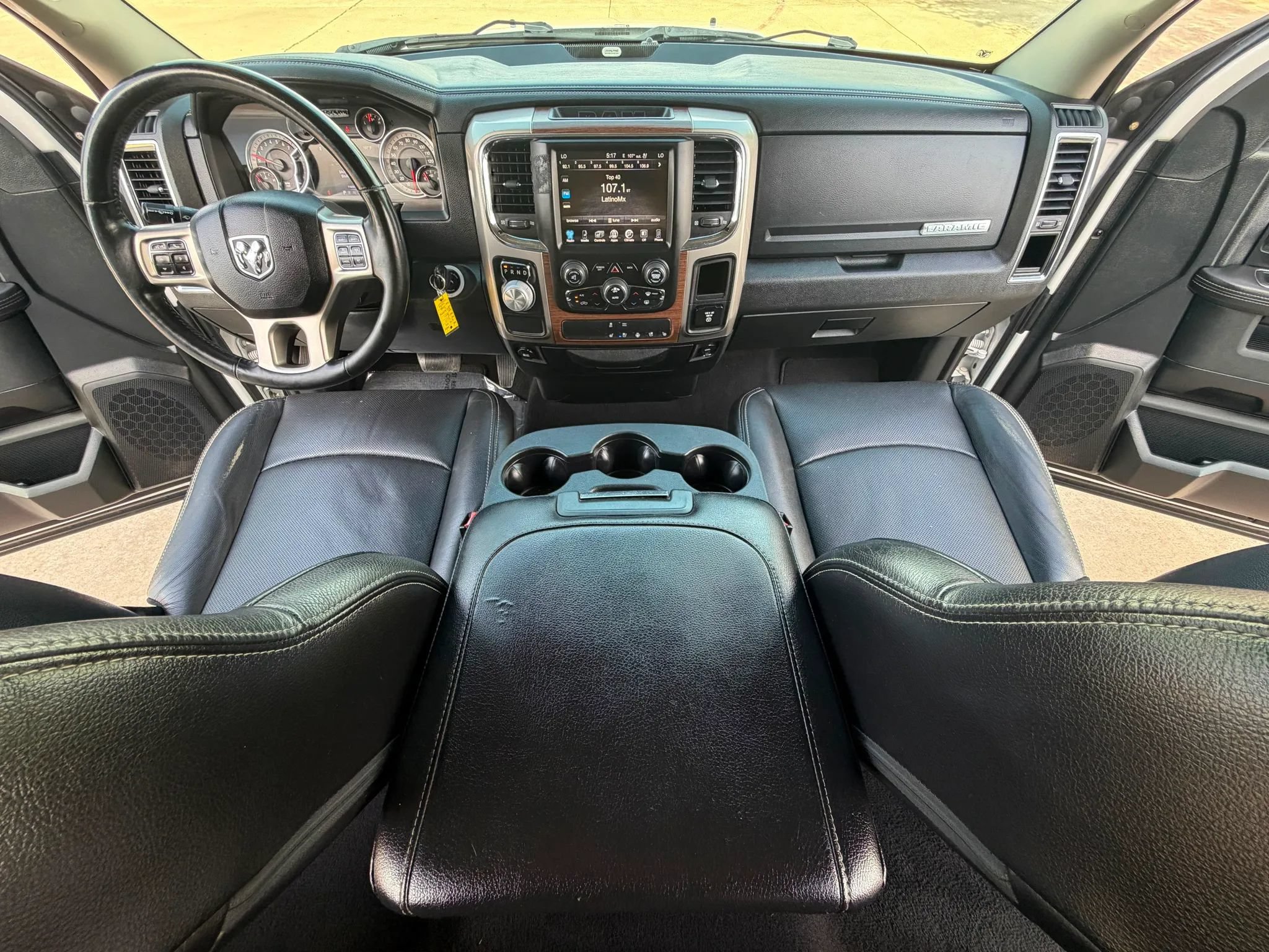 Used 2017 RAM 1500 Laramie RWD image 14