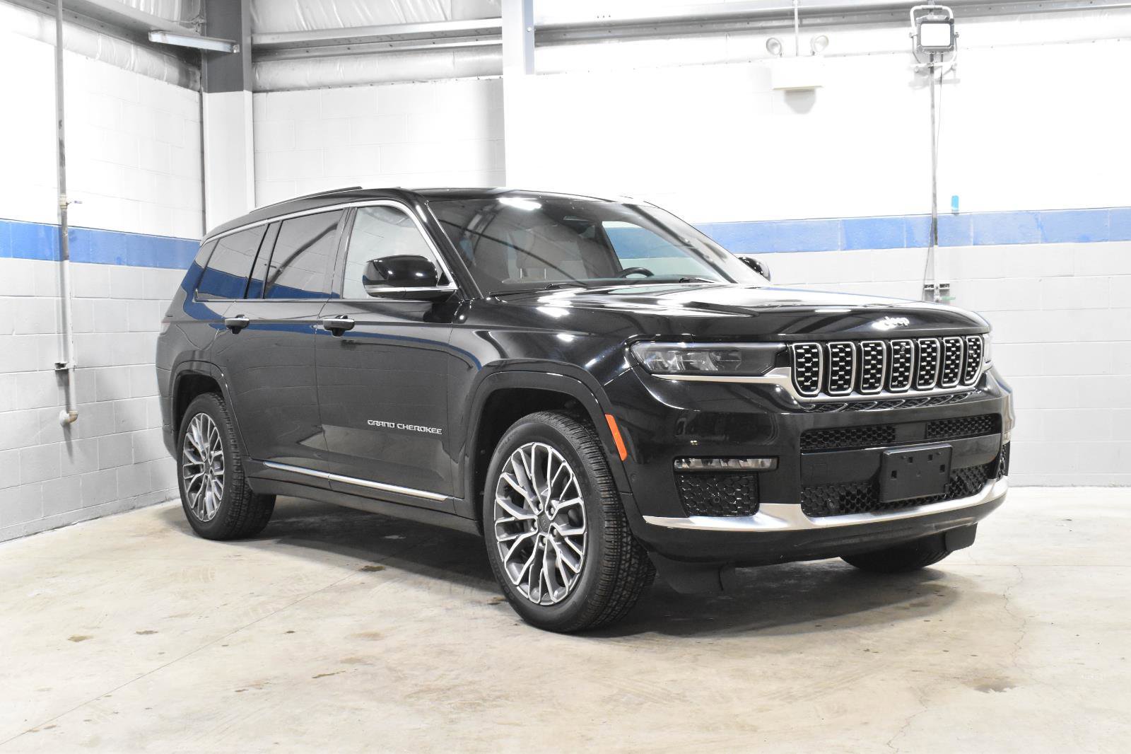 Used 2021 Jeep Grand Cherokee L Summit AWD/4WD image 32