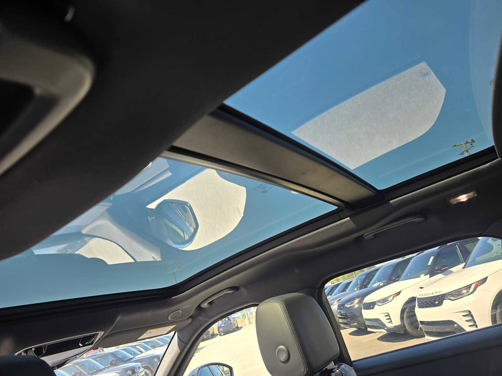 Used 2026 Land Rover Range Rover Velar Dynamic SE image 21