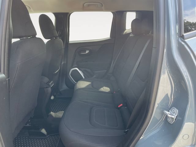 Used 2018 Jeep Renegade Latitude w/ Cold Weather Group AWD/4WD image 13