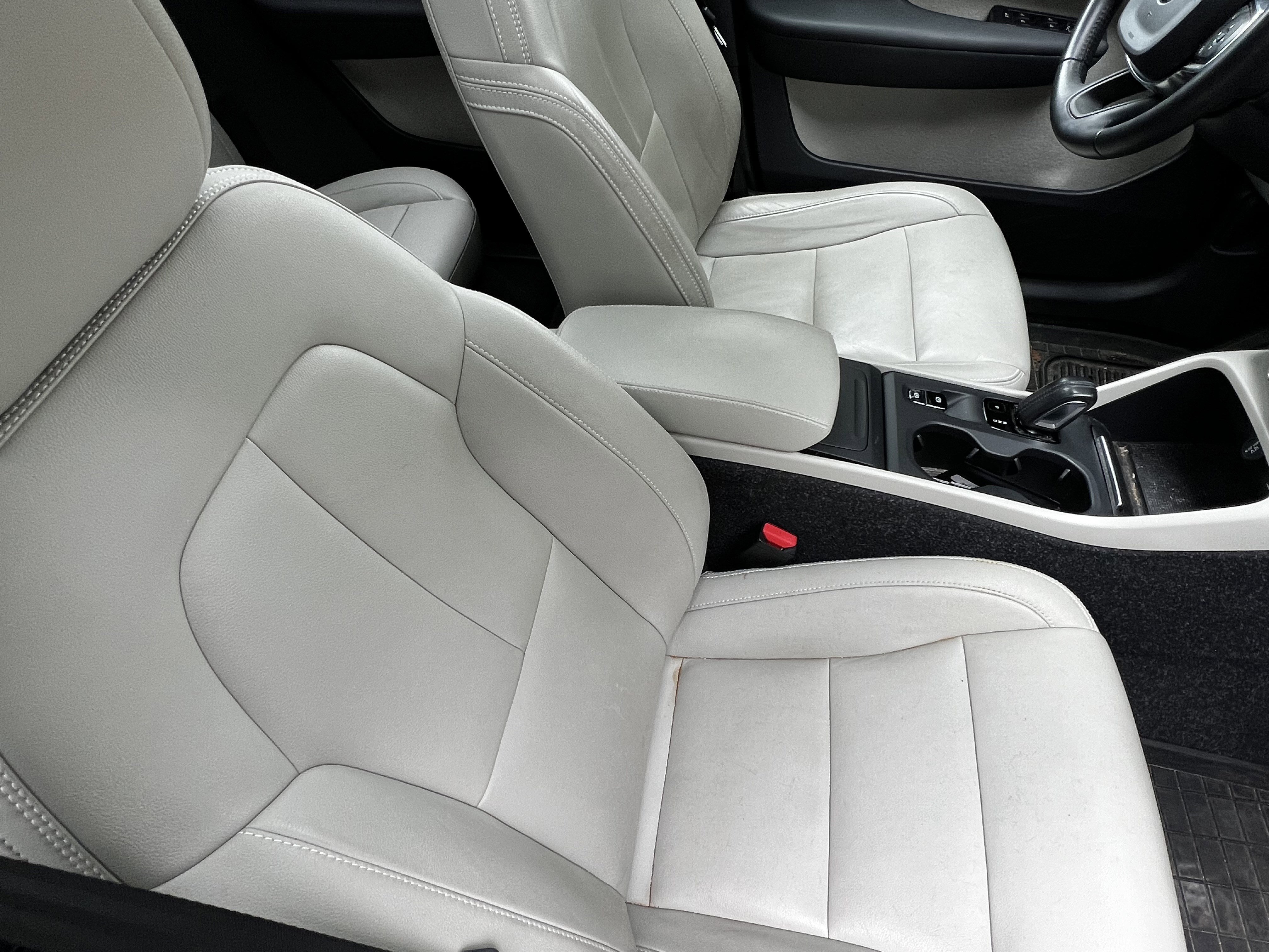 Used 2021 Volvo XC40 T5 Momentum w/ Protection Package Premier AWD/4WD image 43