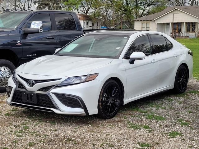 Used 2023 Toyota Camry XSE image 3