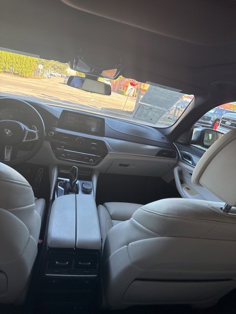 Used 2020 BMW M550i xDrive w/ Executive Package image 28