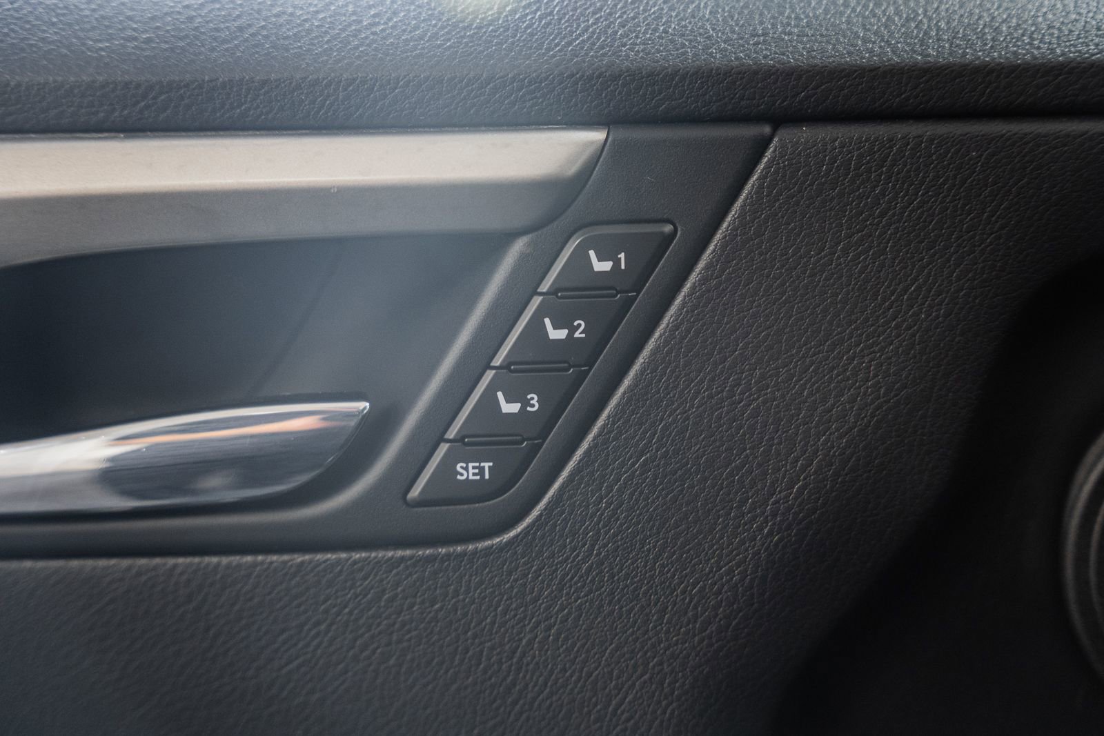 Used 2021 Lexus RX 350L Premium w/ Premium Package image 50