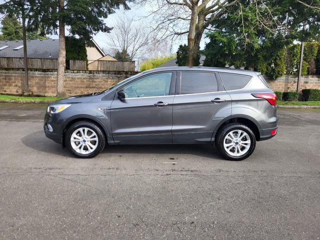 Used 2019 Ford Escape SE image 2