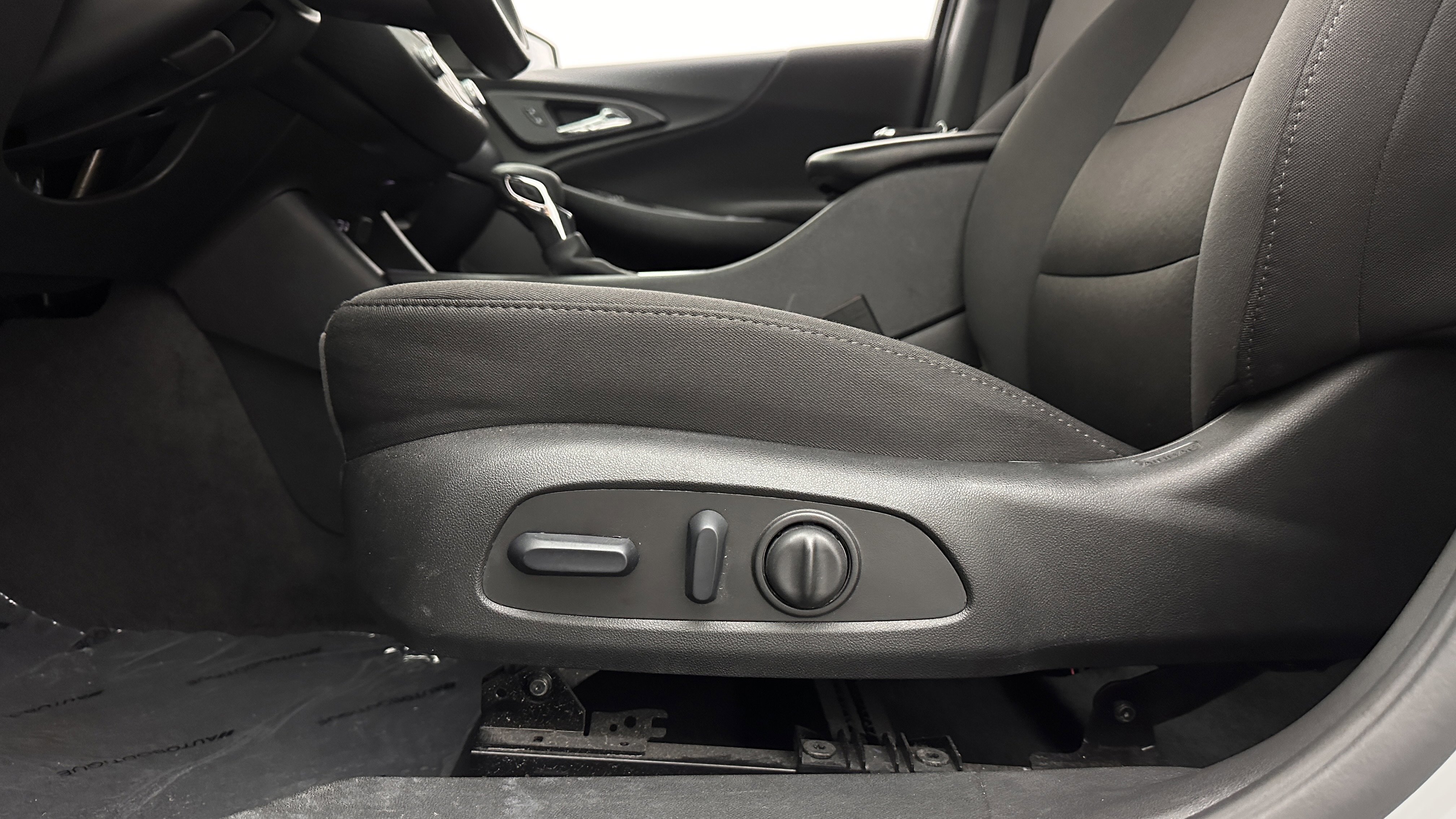 Used 2024 Chevrolet Malibu LT FWD image 12