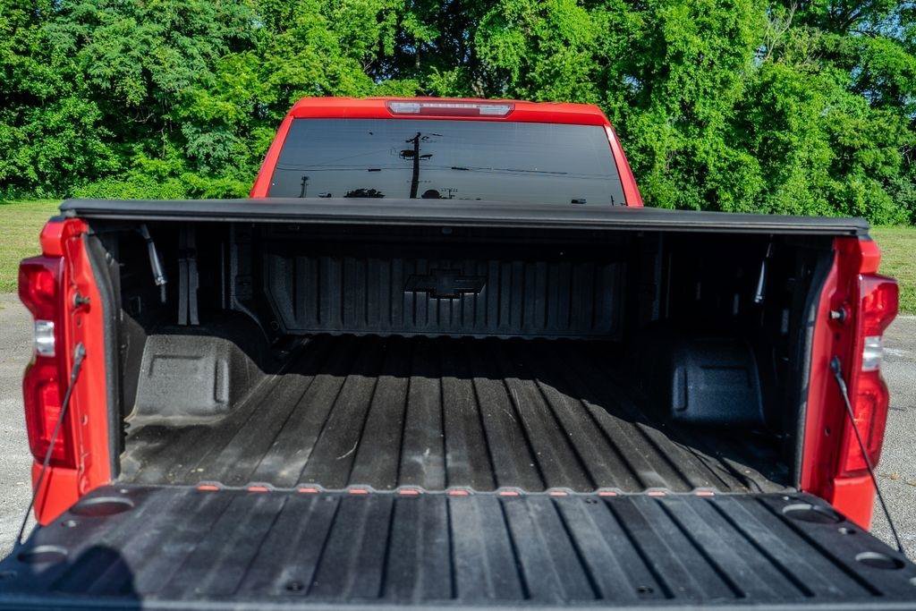 Used 2019 Chevrolet Silverado 1500 Custom w/ Custom Value Package AWD/4WD image 10