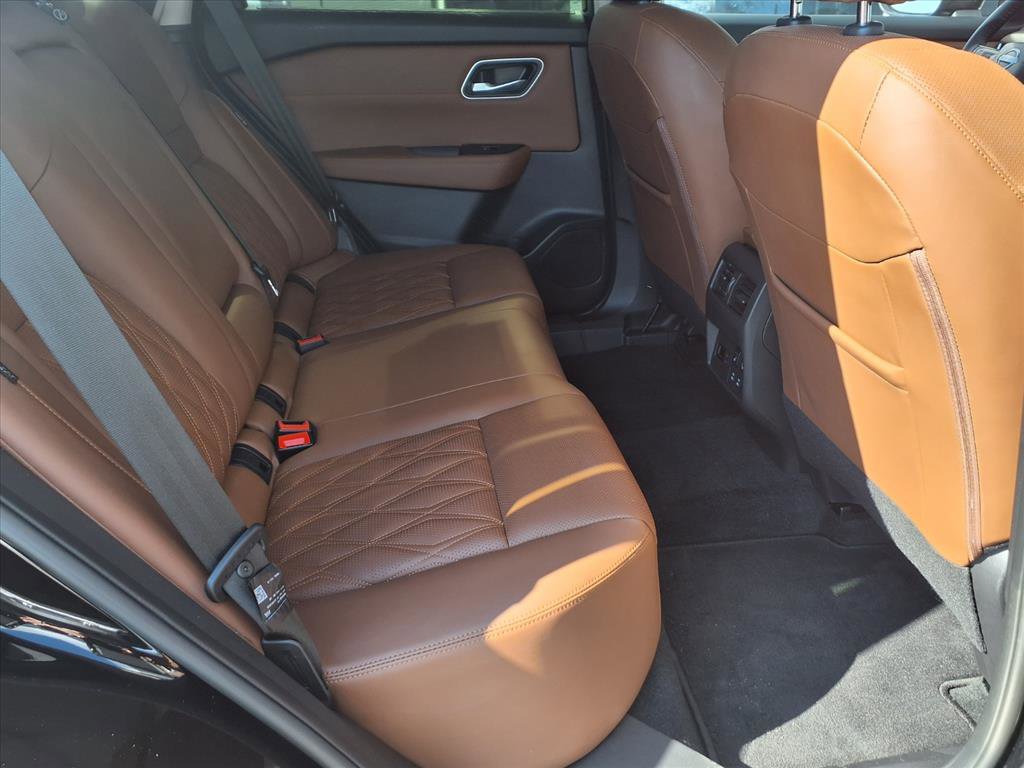 Certified 2025 Nissan Rogue Platinum w/ Platinum Premium Package image 13