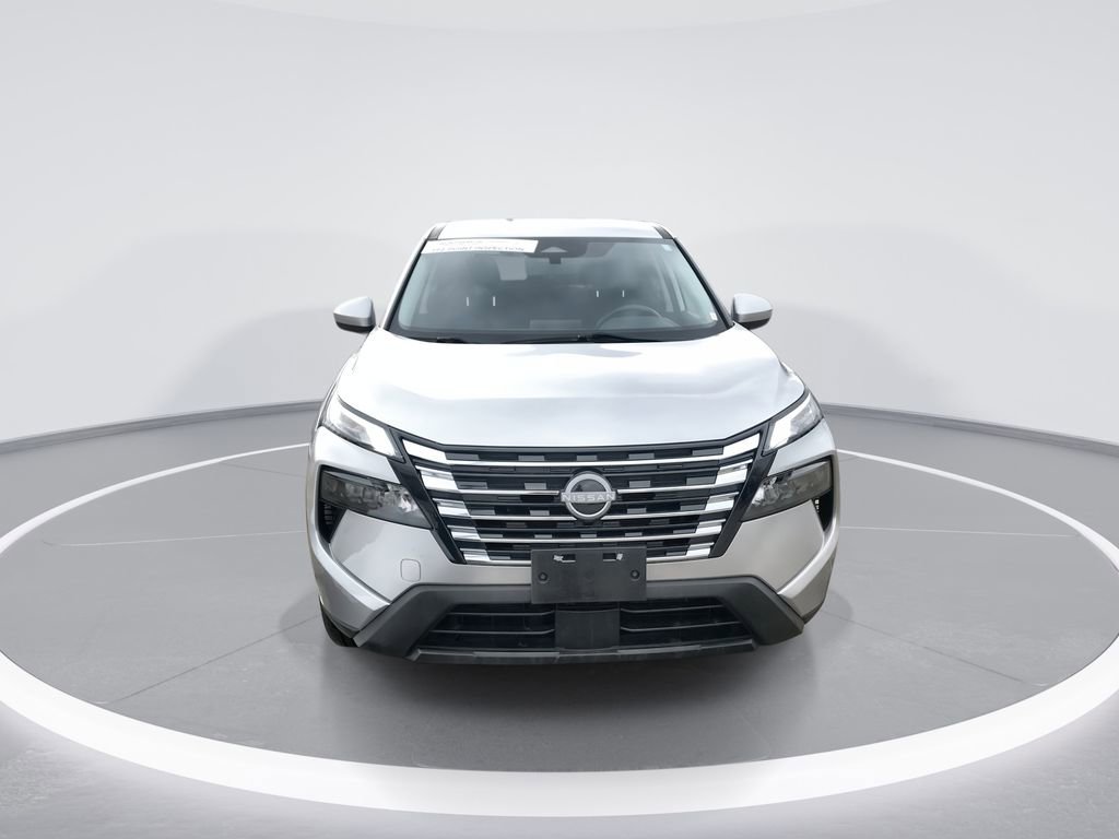 Used 2024 Nissan Rogue SV AWD/4WD image 3