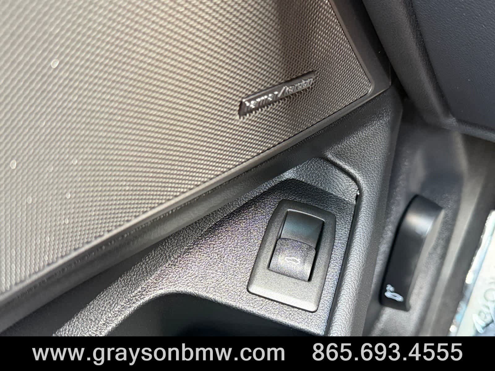 Used 2025 BMW M3 w/ M Carbon Exterior Package RWD image 24
