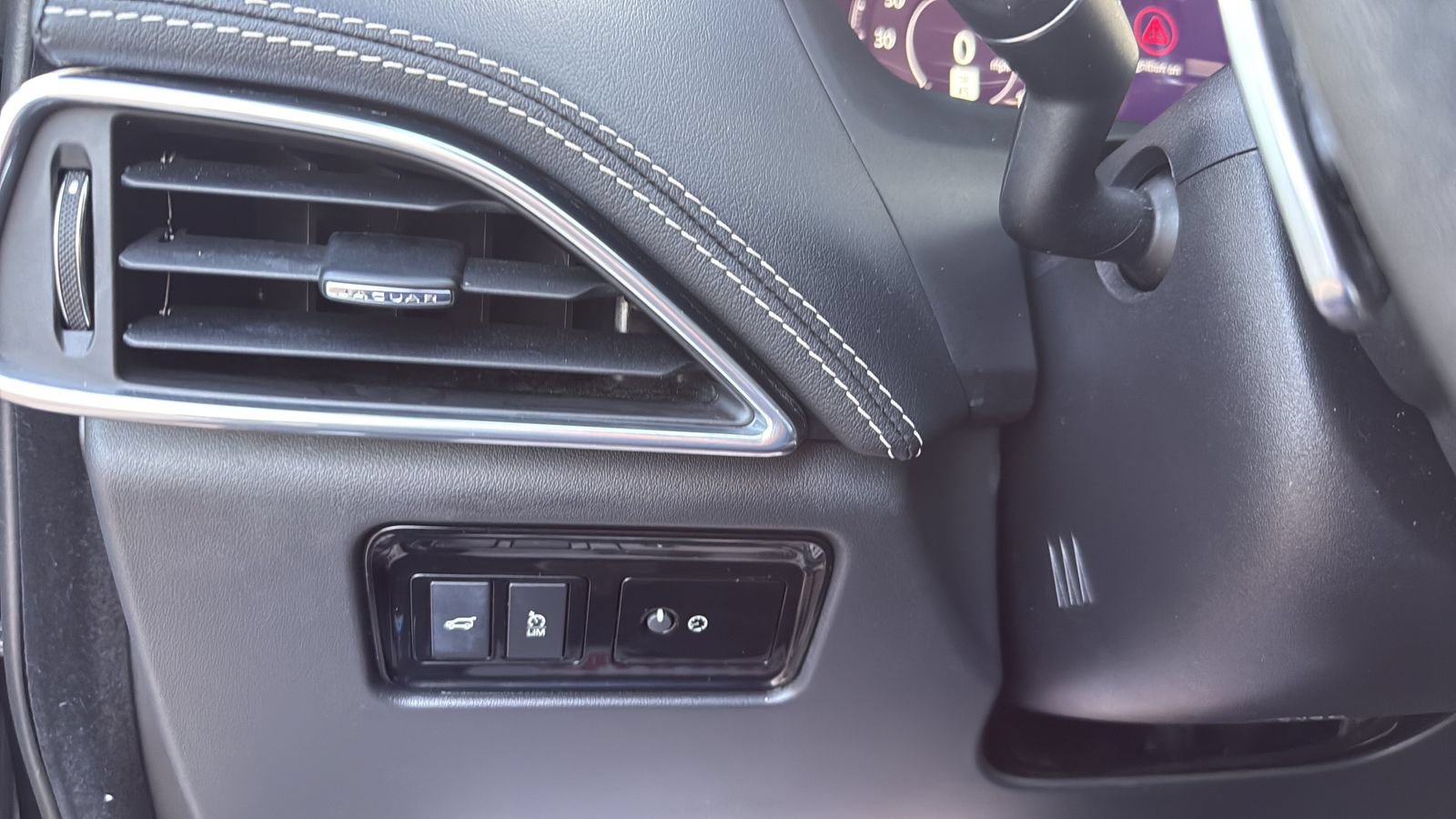 Used 2020 Jaguar F-PACE R-Sport AWD/4WD image 14