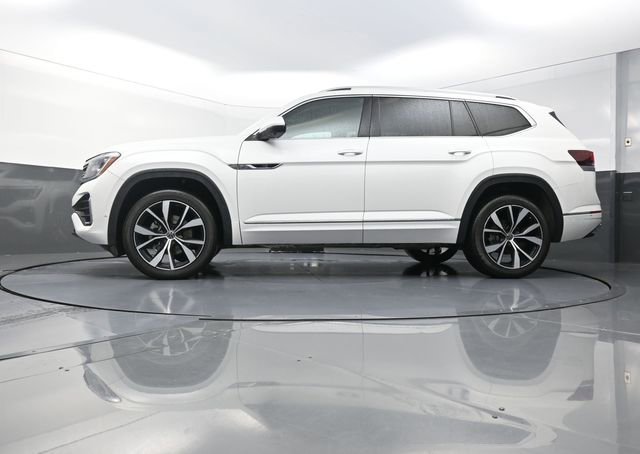 Used 2024 Volkswagen Atlas SEL Premium R-Line AWD/4WD image 48