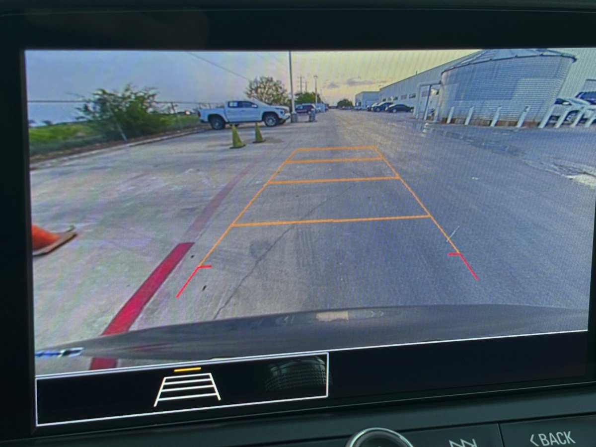 Used 2022 Chevrolet Blazer LT FWD image 9