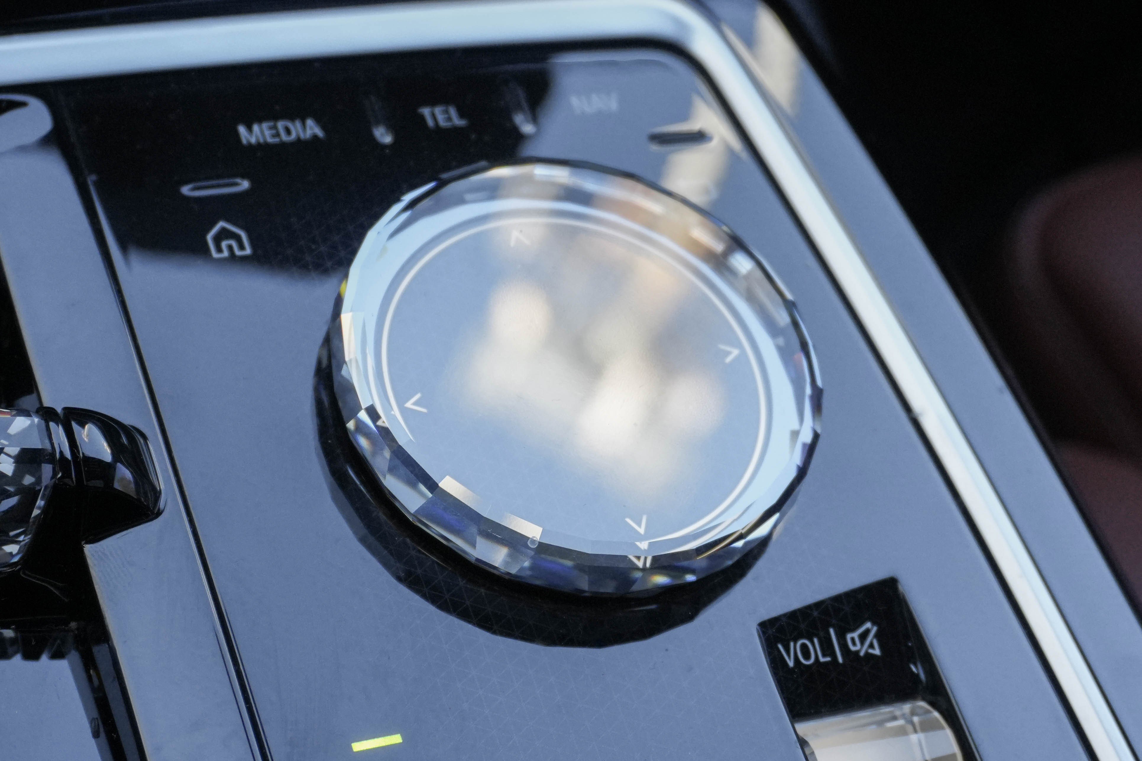 Certified 2023 BMW 760i xDrive w/ Executive Package image 28