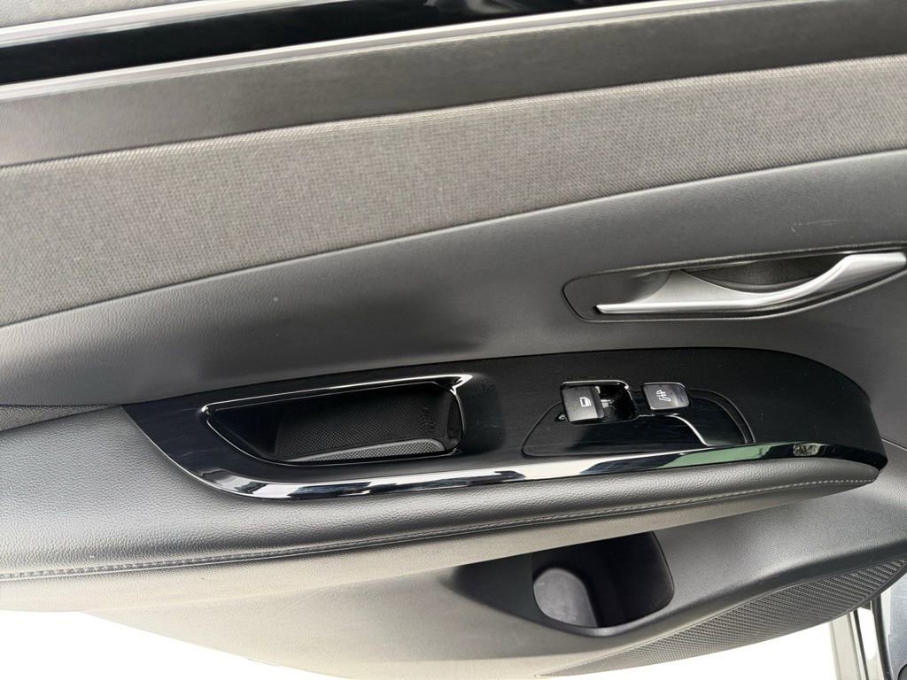 Used 2022 Hyundai Tucson Limited image 15