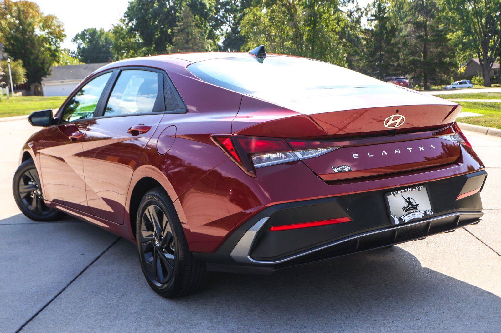Used 2024 Hyundai Elantra SEL FWD image 16