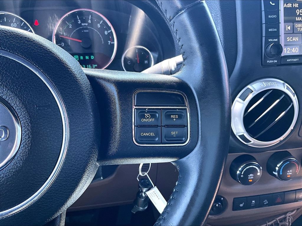 Used 2015 Jeep Wrangler Unlimited Sahara w/ Connectivity Group AWD/4WD image 20
