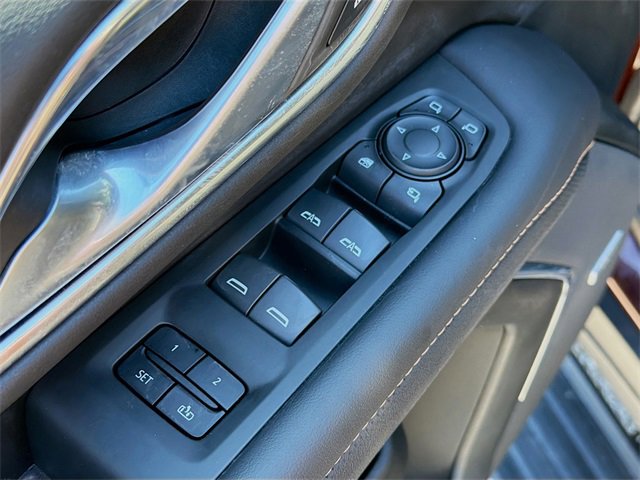 Used 2022 GMC Yukon XL AT4 image 25