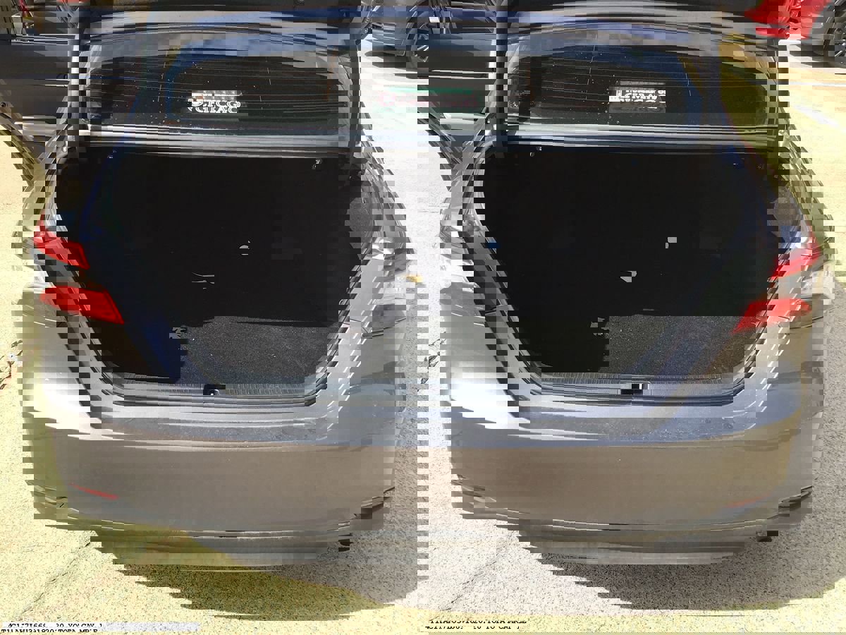 Used 2020 Toyota Camry LE image 13