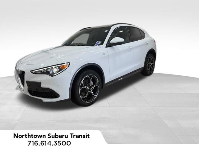 Used 2023 Alfa Romeo Stelvio Ti AWD/4WD video 1