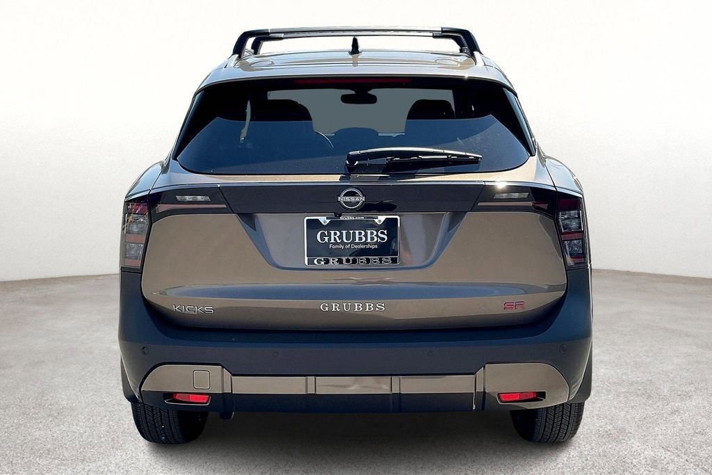 New 2026 Nissan Kicks SR image 8
