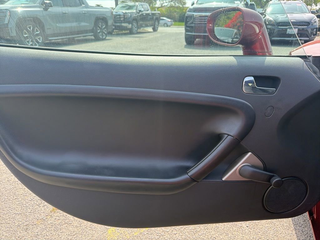 Used 2009 Pontiac Solstice Convertible image 7