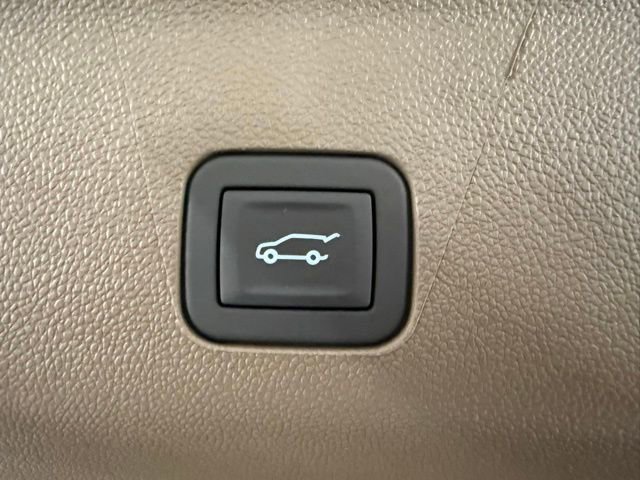 New 2026 GMC Yukon XL Denali w/ Sun & Power Step Package image 9