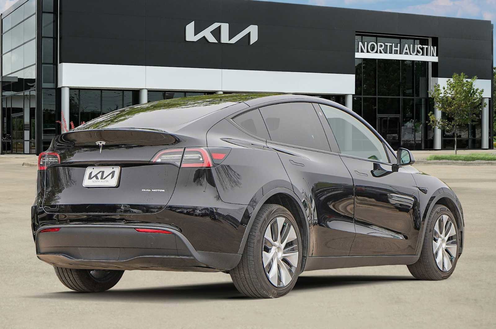 Used 2021 Tesla Model Y Long Range image 6