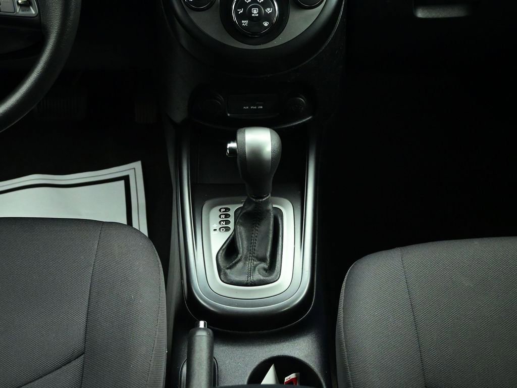 Used 2011 Kia Soul + image 36